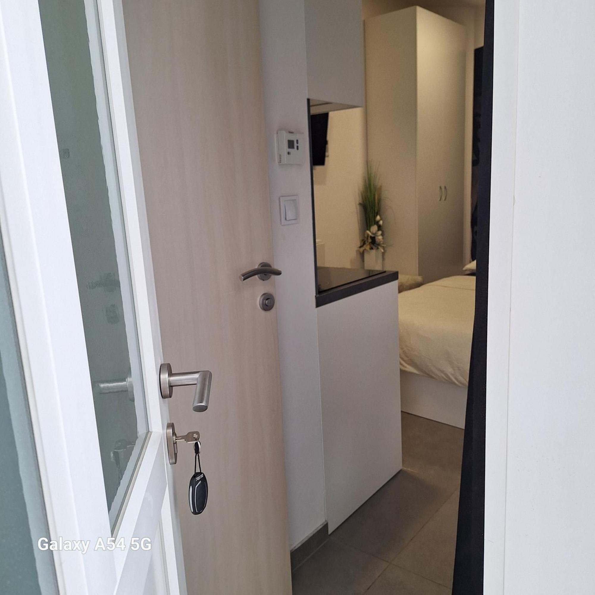 Studio Apartmani Louis I Lola Загреб Экстерьер фото